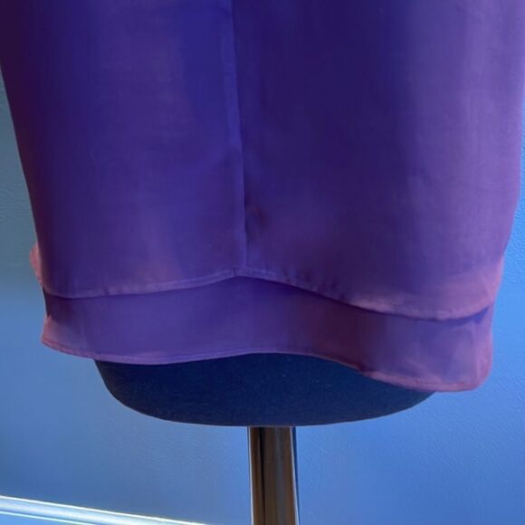Banana Republic purple fig double layer V front & back neckline sleeveless top. - Picture 3 of 5